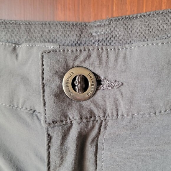 Patagonia Baggies Women 14 Gray Board Shorts Nylon Worn Wear Zip Pocket Active - Picture 3 of 11